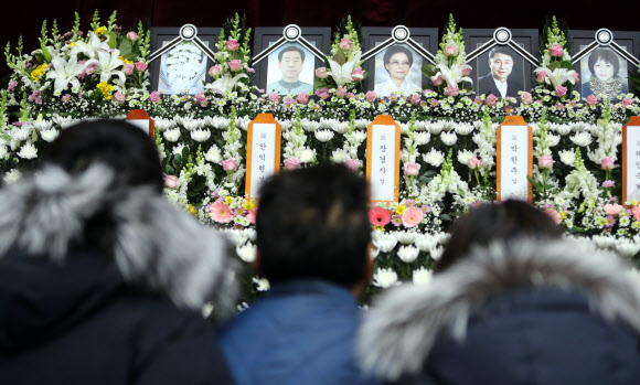 제천 화재 희생자 합동분향소 이틀째 조문행렬