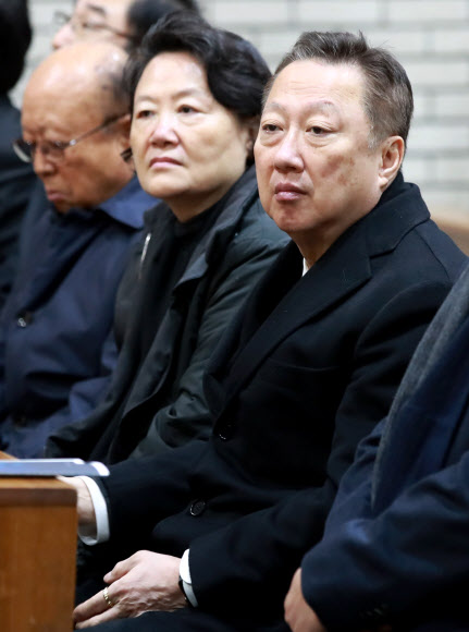 김근태 전 의장 추도미사 참석한 박용만 회장