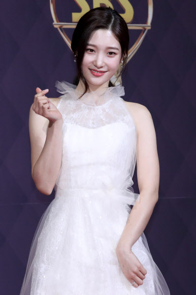 정채연, 상큼한 하트