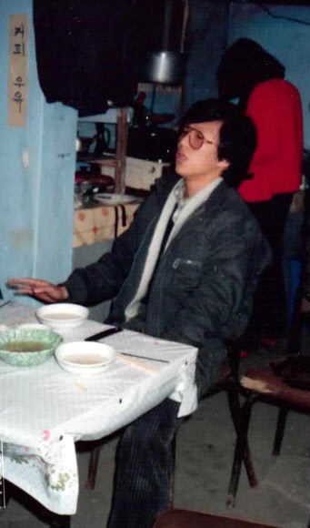 1987년 1월 14일 경찰의 고문을 받아 숨진 서울대 언어학과 3학년 박종철 열사. 야유회에 참석한 모습이다.  박종철기념사업회 제공=연합뉴스