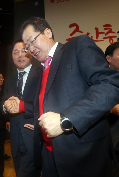 홍준표-박완수 ’손은 잡았는데…’