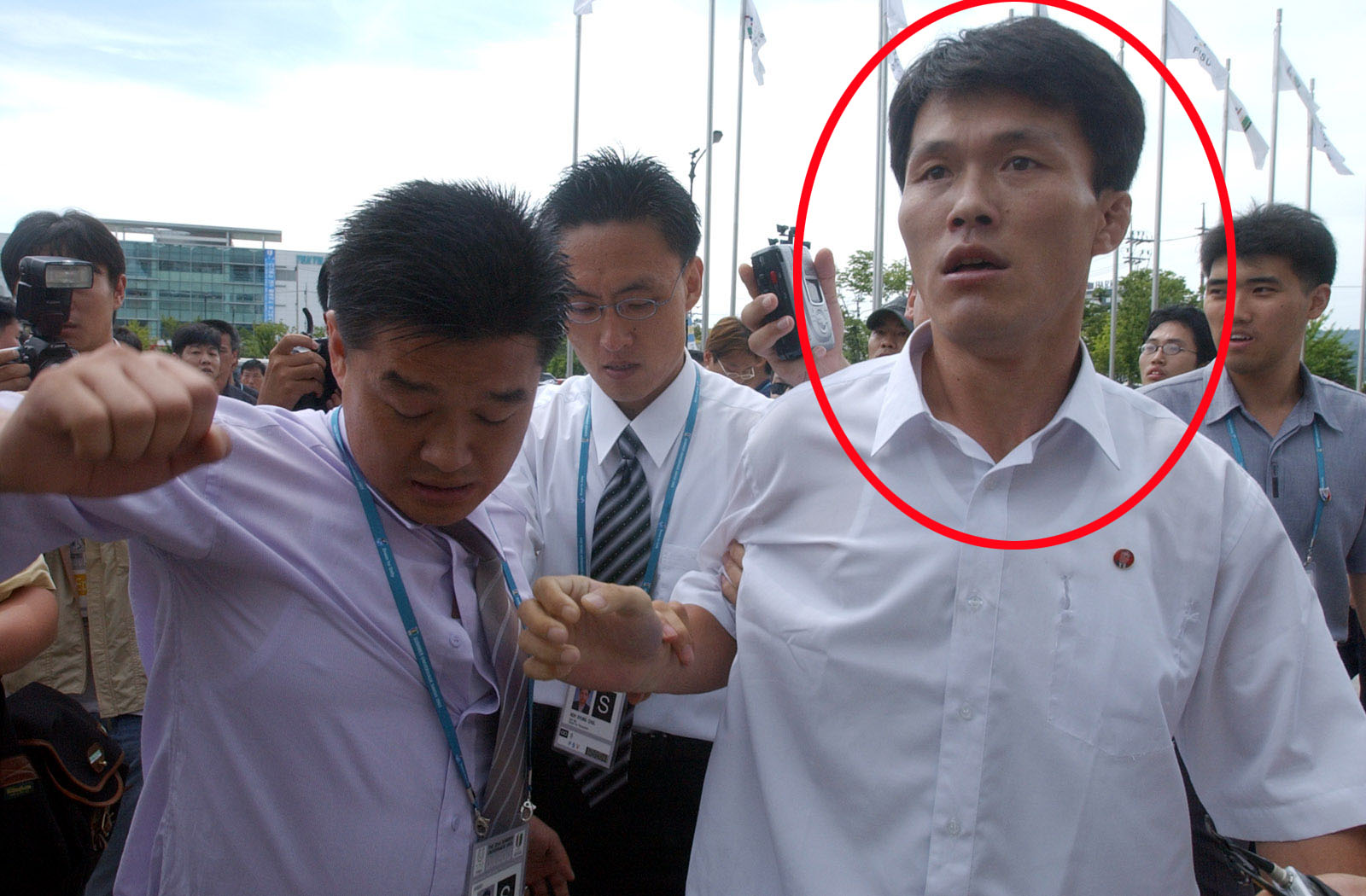 북한인권 집회 항의하는 북 김강국 조선중앙통신 기자