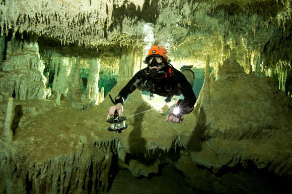 347㎞ 세계 최장 수중동굴 발견 