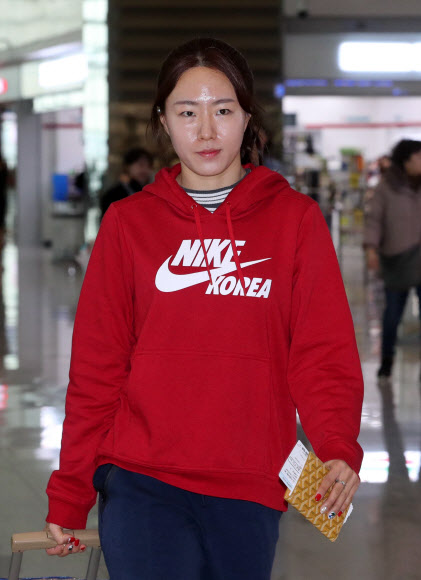 출국하는 이상화