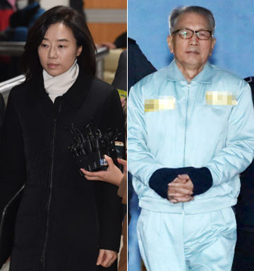 박근혜 정부 시절 ‘문화·예술계 블랙리스트’를 작성, 관리, 실행한 혐의로 재판에 넘겨진 조윤선(왼쪽) 전 청와대 정무수석이 23일 서울 서초동 서울고등법원에서 열린 항소심 선고 공판에 출석하기 위해 법정으로 향하고 있다. 같은 혐의로 구속 기소된 김기춘(오른쪽) 전 청와대 비서실장도 이날 열린 항소심 선고 공판에서 1심(3년)보다 무거운 징역 4년을 선고받고 호송차로 이동하고 있다. 손형준 기자 boltagoo@seoul.co.kr