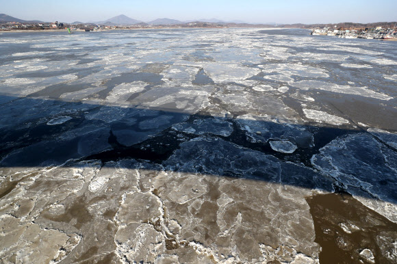 한파가 만든 풍경 ’강화 유빙’