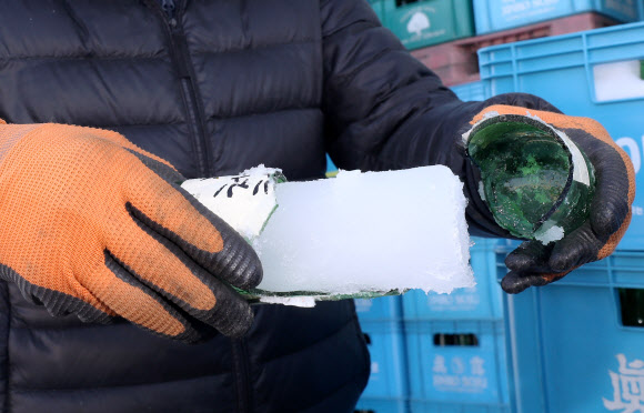 소주까지 얼려버린 ’냉동고 추위’