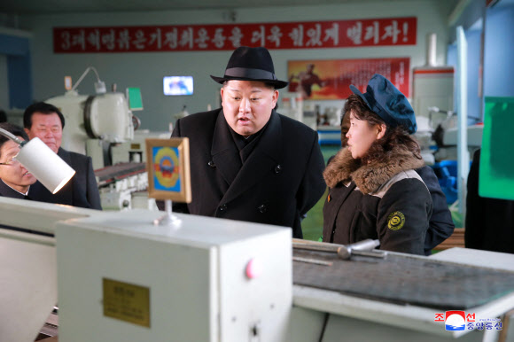 북한 김정은, 평양무궤도전차공장 방문