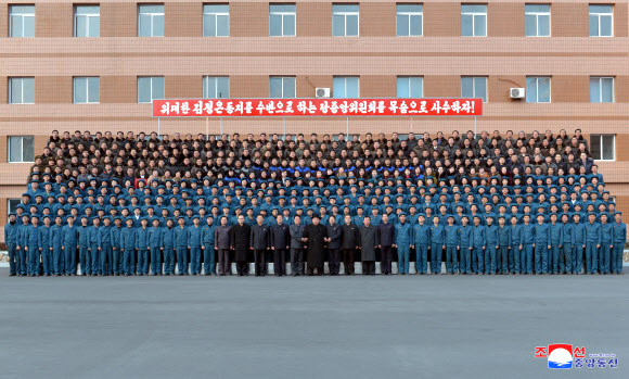 북 김정은, 평양무궤도전차공장 시찰