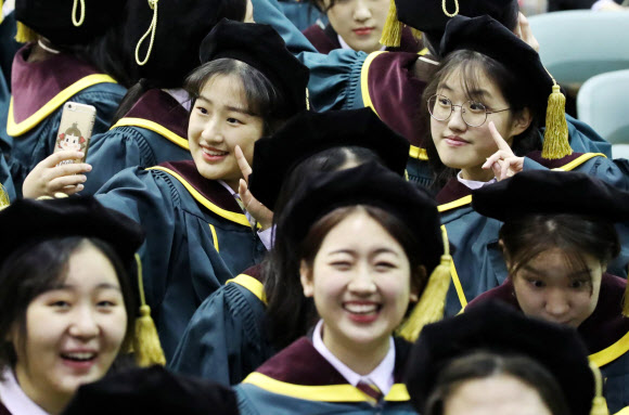 졸업사진 좀더 예쁘게