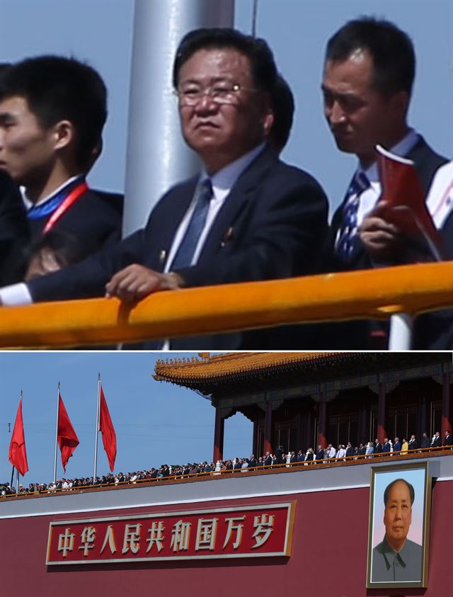 천안문 망루 말석에서 중국 열병식을 지켜보는 최룡해. 베이징 연합뉴스