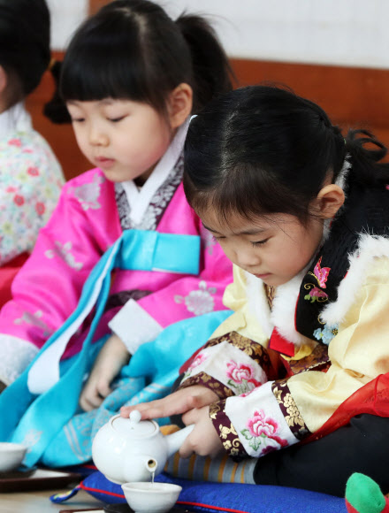 다소곳하게 다도 체험