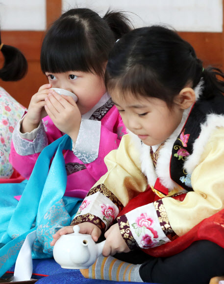 다소곳하게 다도 체험