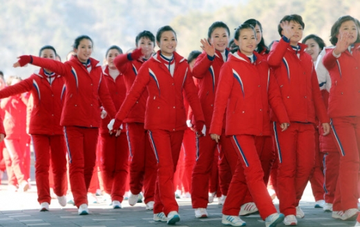 [올림픽] 밝게 웃는 북한 응원단