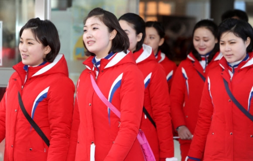 [올림픽] 밝은 표정 북한 응원단