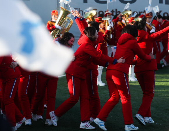 [올림픽] 북측응원단의 한반도 횡단열차