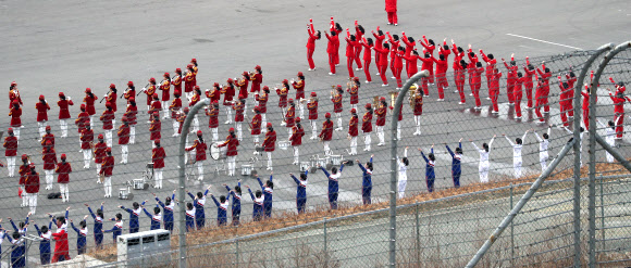 [올림픽]  공연 취소 뒤 연습하는 북 응원단