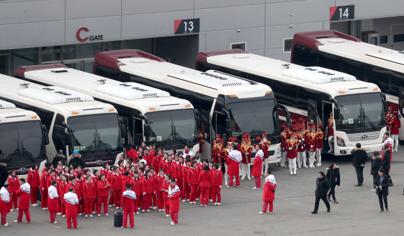 [올림픽]공연 하기로 했던 북 응원단 공연 취소 뒤 연습