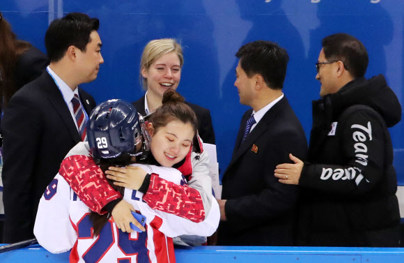 단일팀, 대화하는 머리-박철호 감독