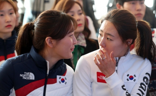 [올림픽] 이상화-박승희 ’수다 삼매경’