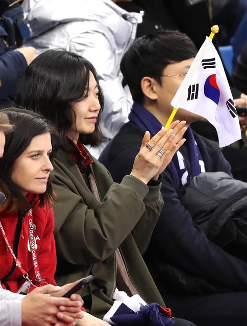 쇼트트랙 응원 나선 배두나