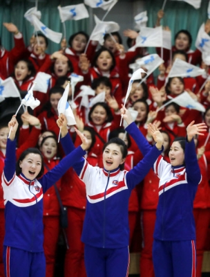 [올림픽] 북 응원단, 인제군에 감사 공연