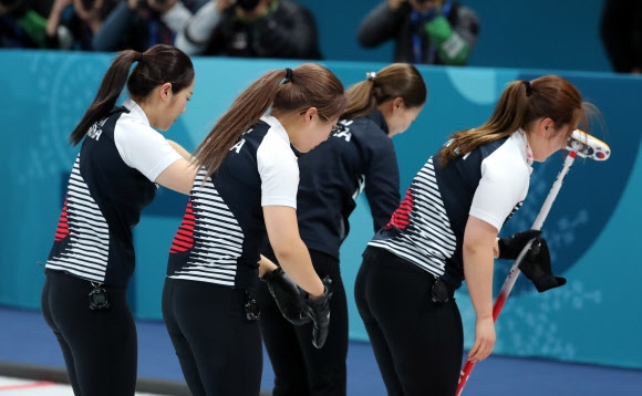 [올림픽] 결승 진출하는 여자 컬링 대표팀
