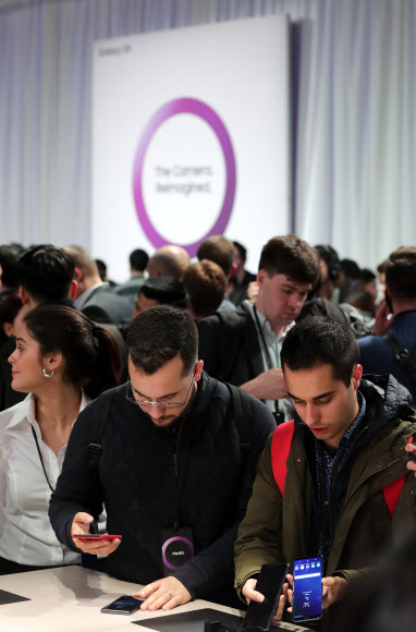 세계인의 관심 집중받는 갤럭시 S9