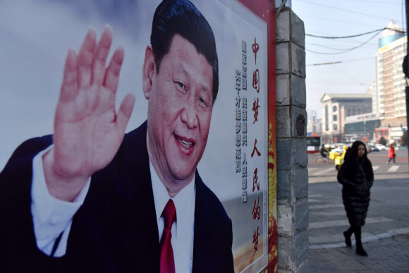 3중전회 앞두고 베이징 뒤덮은 시진핑 포스터 