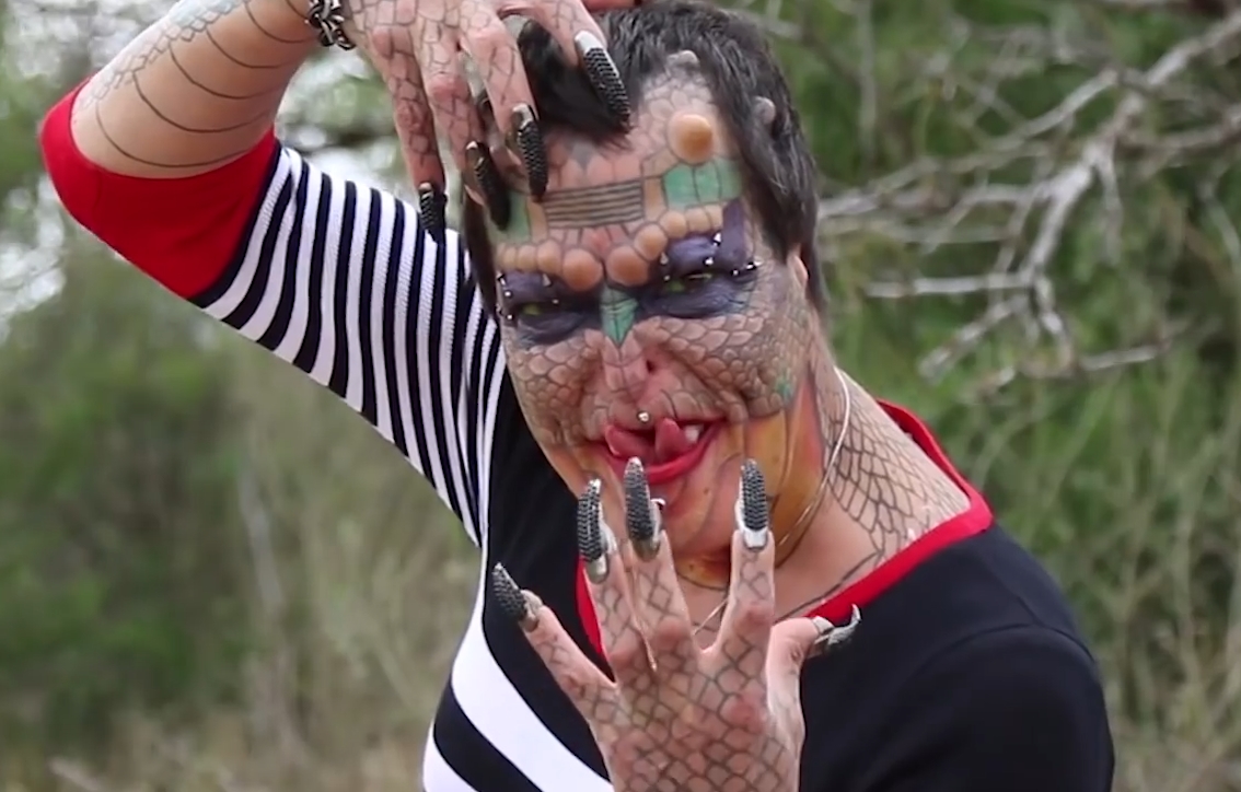 용(dragon)이 되길 원한 트랜스젠더