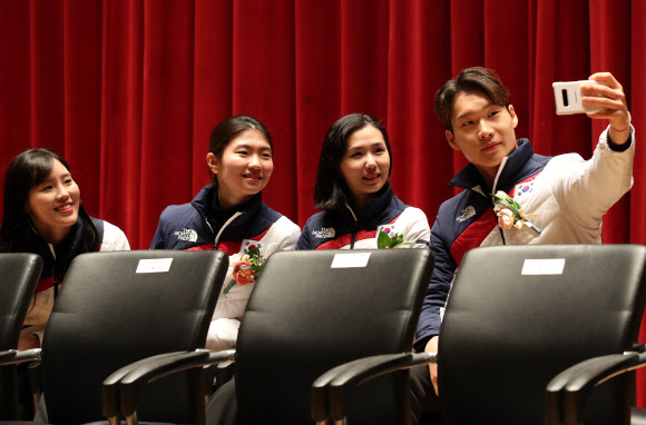 ’한자리에 모인 설상, 빙상 메달리스트’