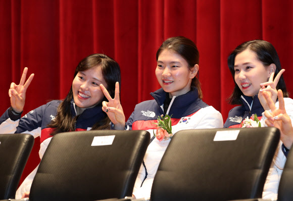 ’다시 모인 쇼트트랙 금메달리스트’