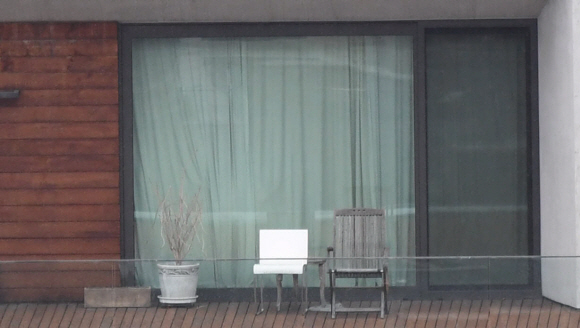 19일 서울 논현동 이명박 전 대통령집의 창문이 굳게 닫혀 있다. 2018.3.19 박지환기자 popocar@seoul.co.kr