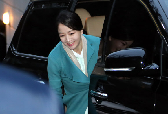 노현정, 정주영 회장 제사 참석