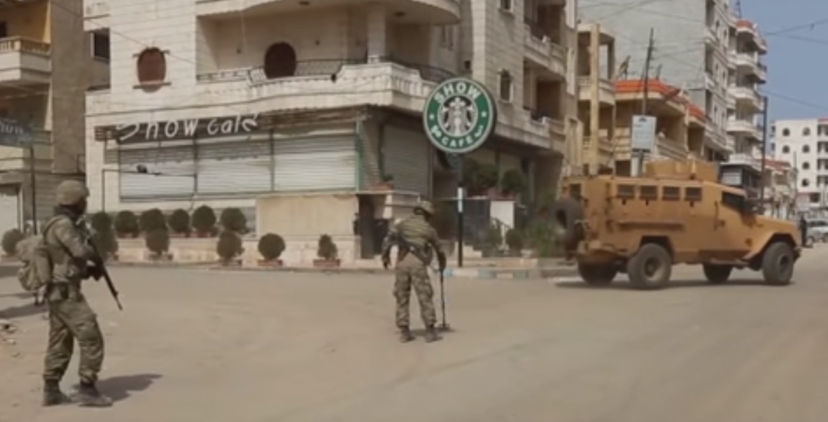 시리아 아프린에 나타난 가짜 스타벅스 매장모습(유튜브 영상 캡처)