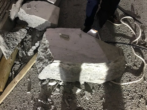 부산 산성터널 공사현장서 떨어진 콘크리트 덩어리