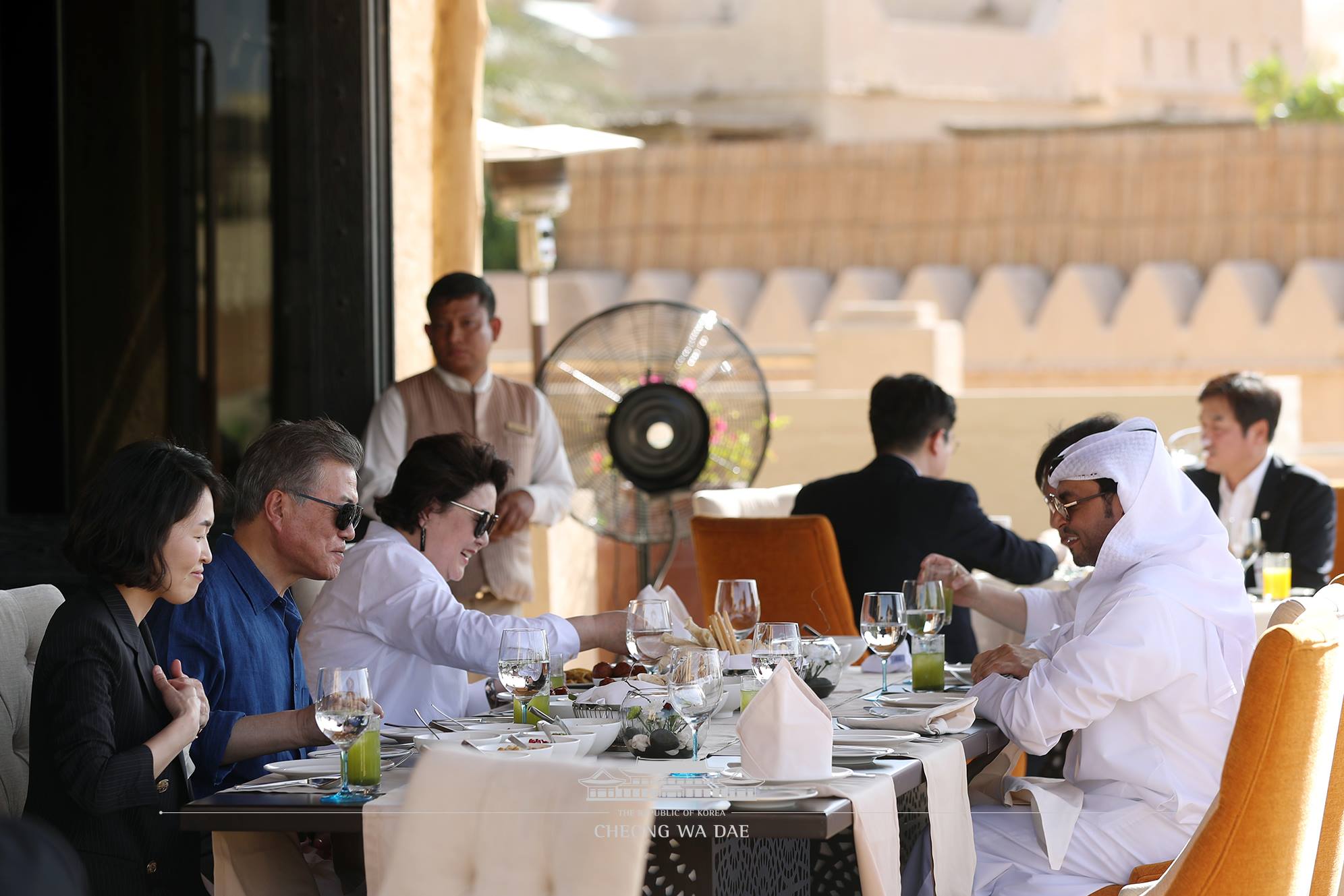 모래 위의 만찬