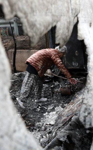 남편 유품이라도…