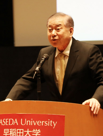 일본 와세다대 심포지엄 참석한 문정인 특보