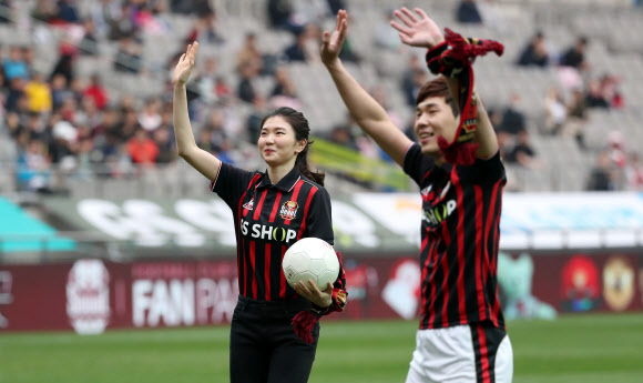 시축 마친 심석희와 김도겸