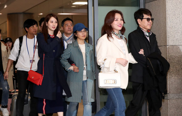 인천공항 도착한 예술단