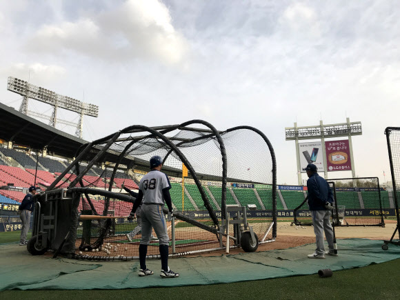 프로야구 경기 미세먼지로 취소