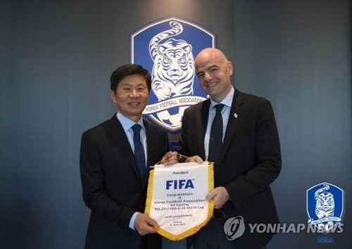 국제축구연맹(FIFA) 잔니 인판티노 회장이 동아시아축구연맹(EAFF) 회장에 선출된 정몽규 대한축구협회장에게 축하 서신을 보냈다. [대한축구협회 제공=연합뉴스]