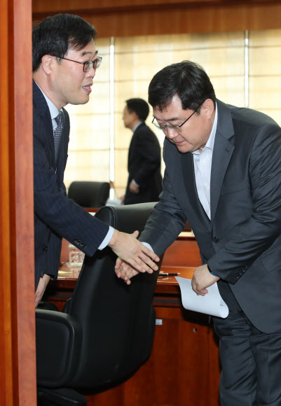 고개 숙인 구성훈 삼성증권 대표이사