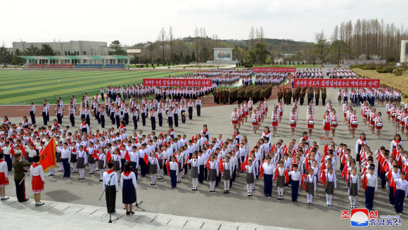 북한 조선소년단 전국연합단체대회 개최