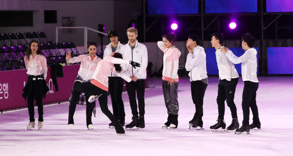 리허설 즐기는 평창 피겨 주역들