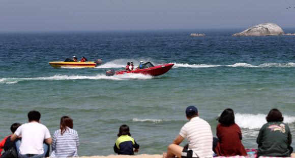 경포해변은 벌써 여름