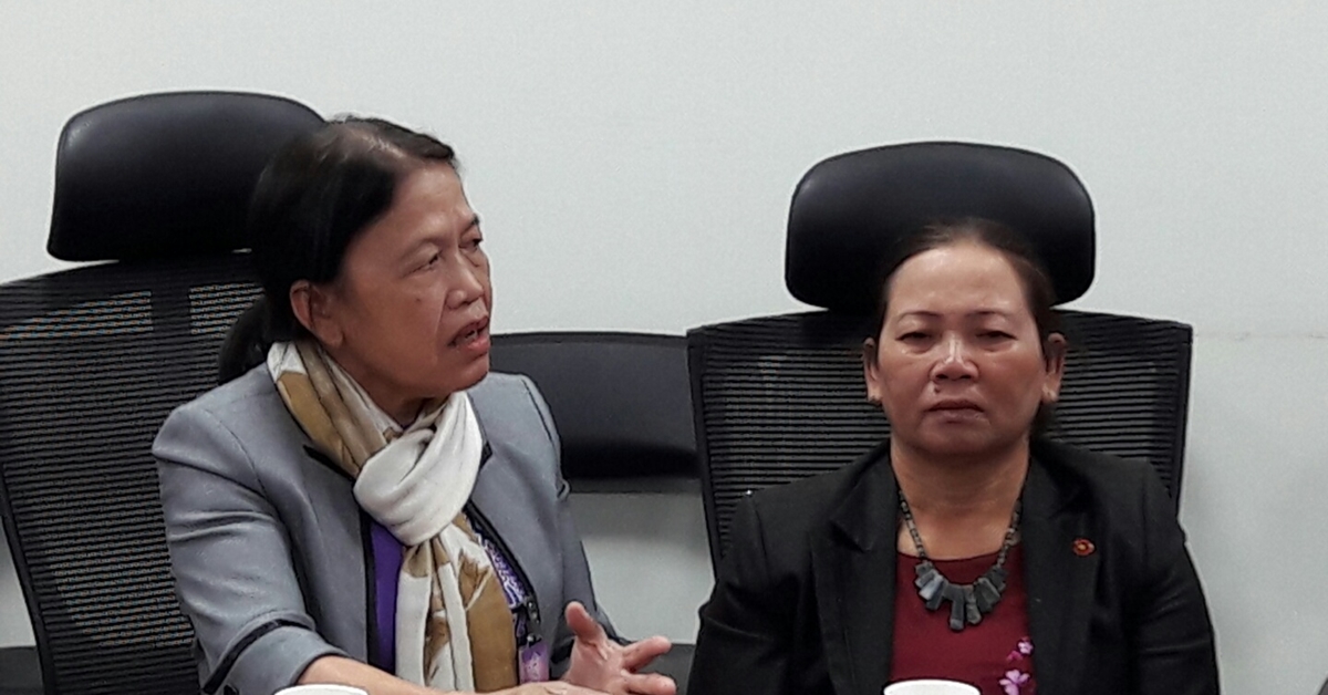 ‘하미 사건’의 피해 생존자 응우옌티탄(왼쪽·61)이 지난 19일 국회에서 열린 공개 기자간담회에서 자신의 피해 사실을 설명하고 있다. 오른쪽은 ‘퐁니·퐁넛 사건’의 피해 생존자인 응우옌티탄(58). 오세진 기자 5sjin@seoul.co.kr