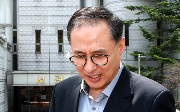 법원 출석한 MB 조카 이동형 다스 부사장