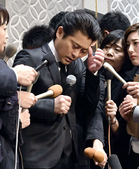 일본서 여고생 강제추행 ’파문’ 인기그룹 멤버 기자회견